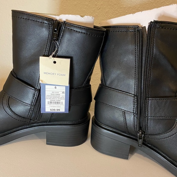 Universal Thread Black Ankle Boots - Picture 4 of 6